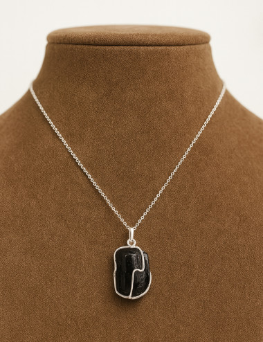 Colgante de Turmalina Negra con cadena, todo en plata de 1ª ley