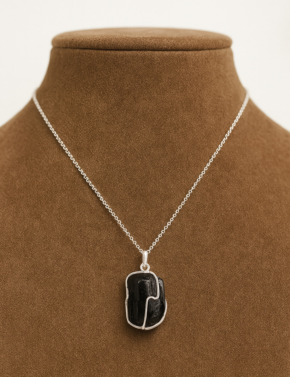 Colgante de Turmalina Negra con cadena, todo en plata de 1ª ley