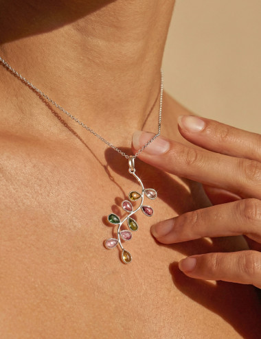 Colgante de Turmalina multicolor natural en plata – vista principal