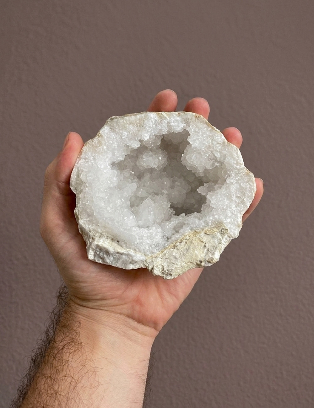 Geoda de Cuarzo Cristal de roca (media) - En mano