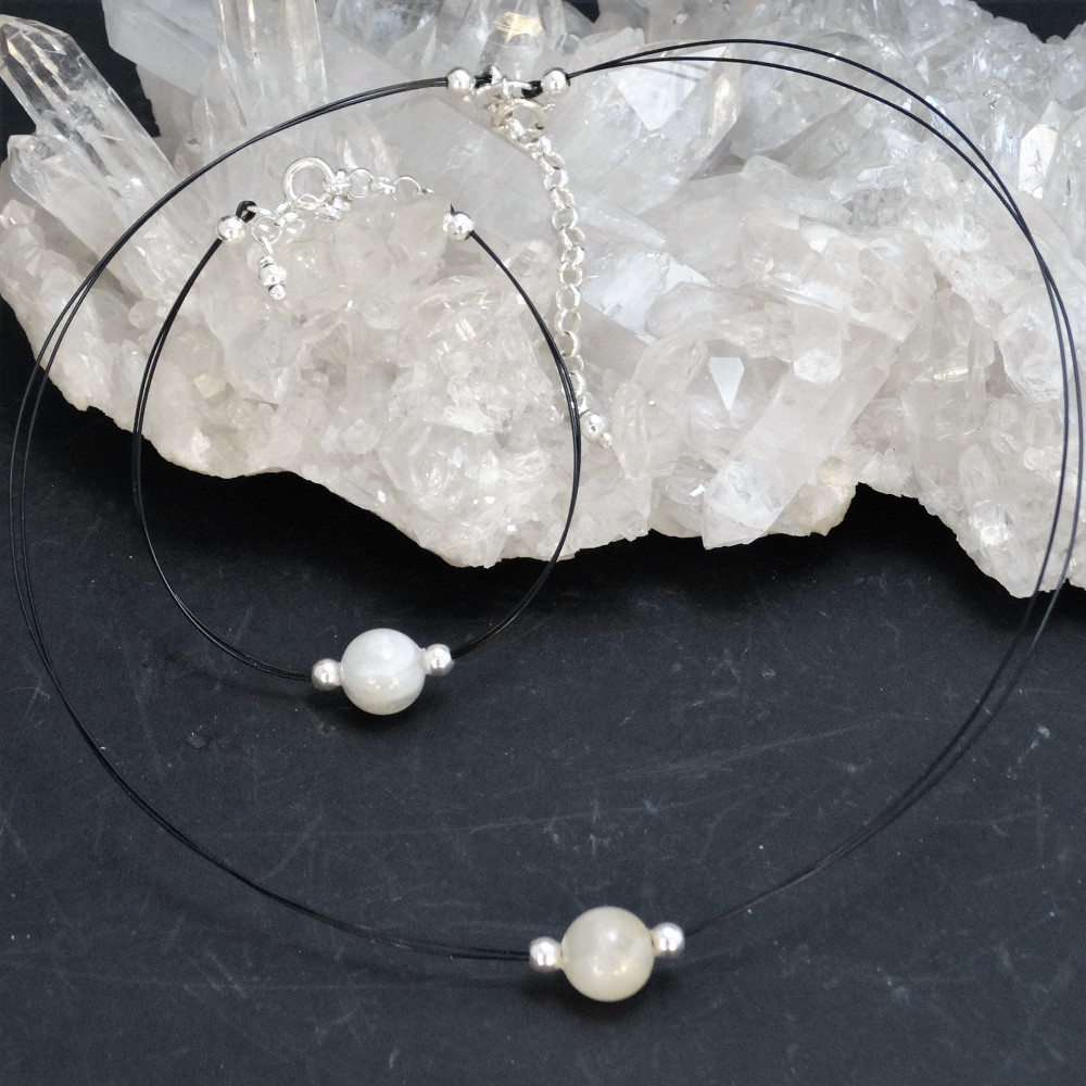 Conjunto de pulsera y gargantilla de piedra de luna y plata de 1ª ley Conjunto de pulsera y gargantilla de piedra de luna y plata de 1ª ley