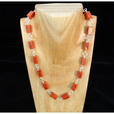 Collar coral