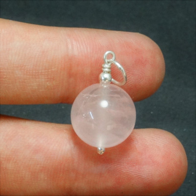 Colgante de cuarzo rosa y plata de 1ª Ley